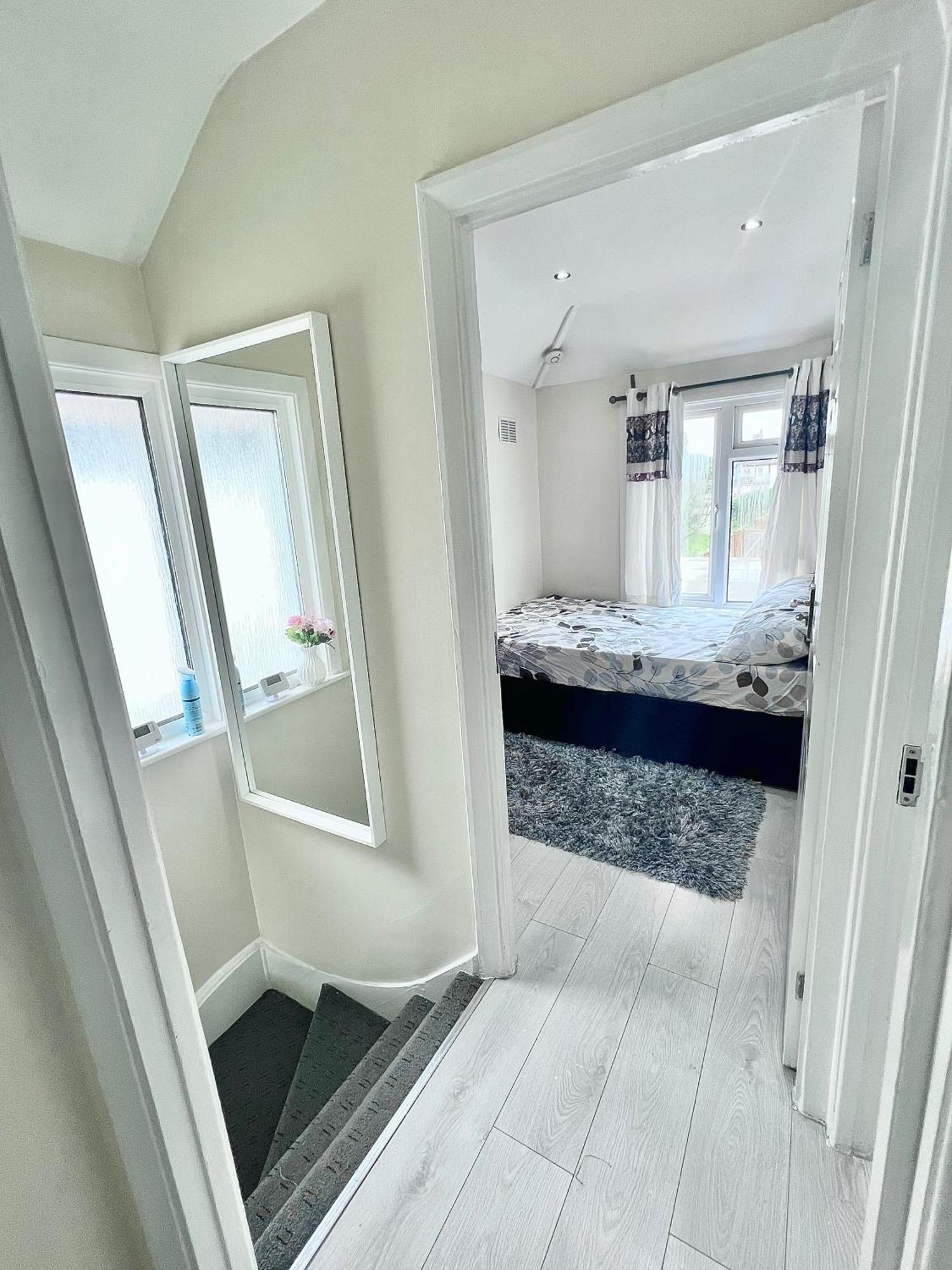 CarshaltonCosy Private Flat In London, Free Parking On Premise公寓 外观 照片